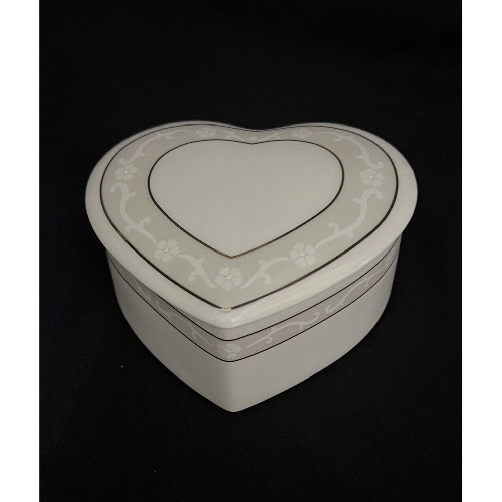 Wedgwood Icing Heart Shaped Bone China Floral Silver Trim Trinket Jewelry Box